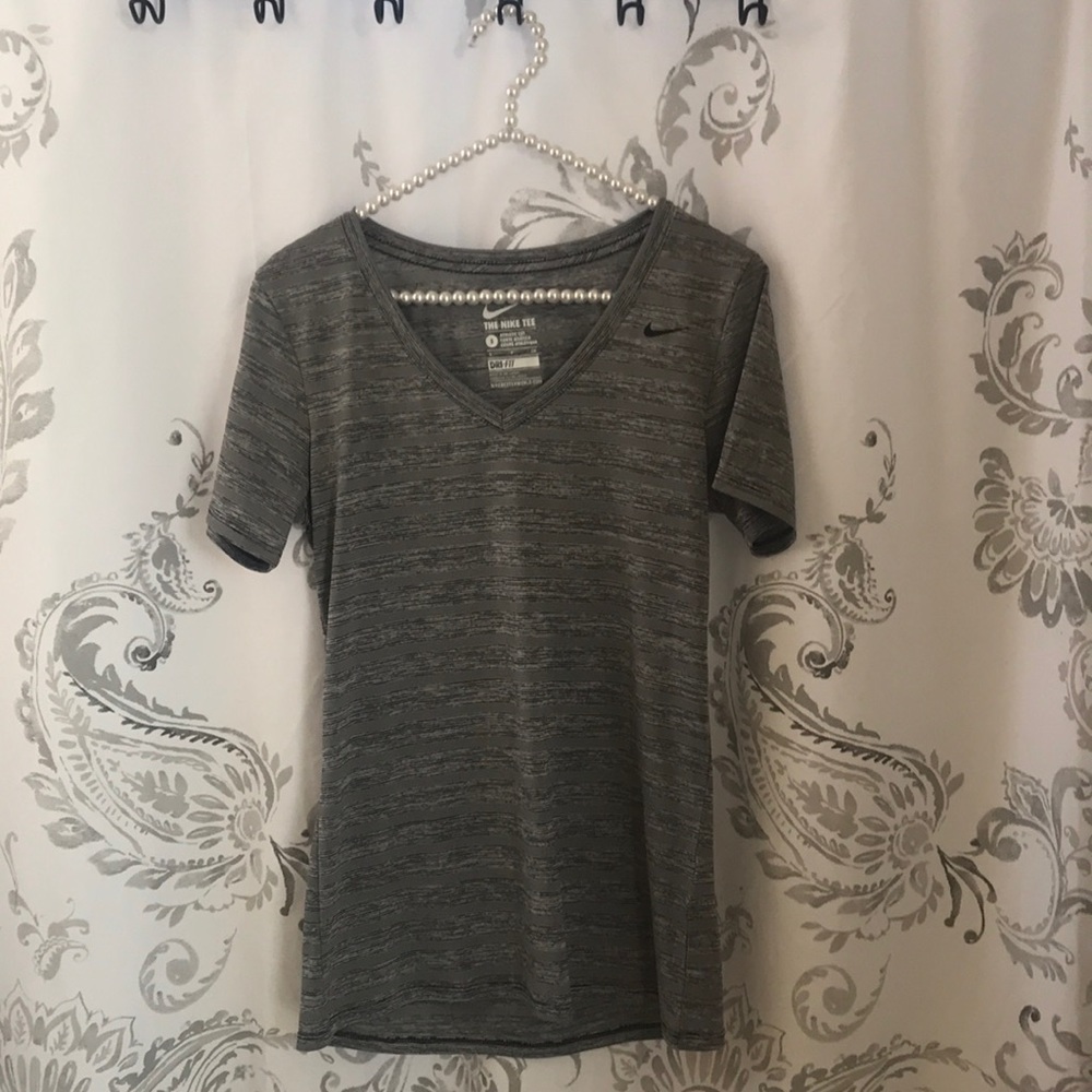 Nike Dri fit Tee - Picture 6 of 6